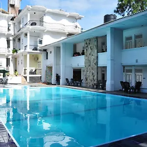 Peradeniya 3*, Kandy Sri Lanka
